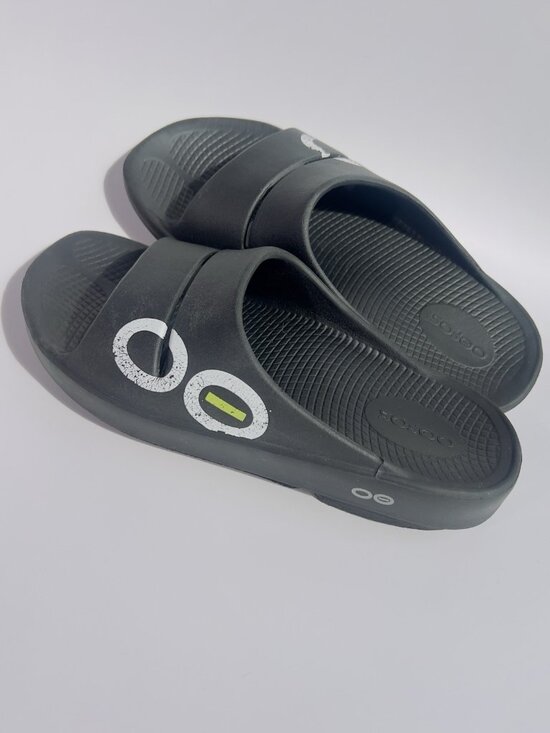 OOFOS Shoes - OOFOS OOahh Sport Recovery Slide Black Logo Sandals Women’s 8 / Men’s 6 Comfort